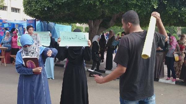 فريزنج لطلاب طب القاهرة يعرض أحداث جامعة الأزهر أمس