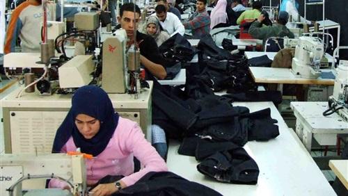 صناعة النسيج خسائر بالمليارات..وغرفة الملابس : بسبب التهريب