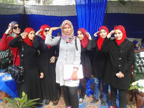 فيديو| شباب يسخرون من حملة “مجندة مصرية”