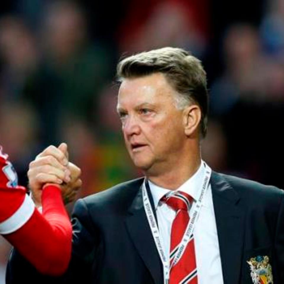 سمالينج يرى طريقة فان جال الدفاعية ستجلب البطولات