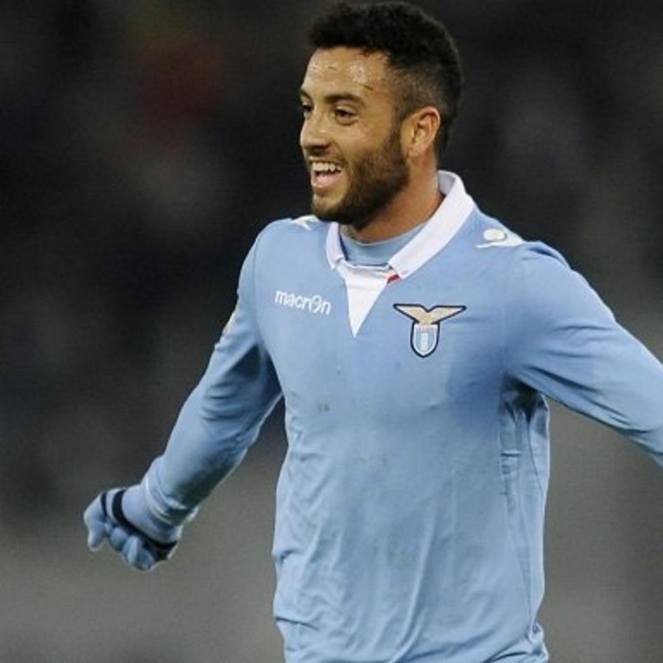 نجم لاتسيو يقترب من اليونايتد