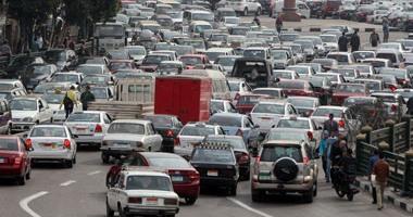 شلل مروري عند كوبري عرابي بعد سكب براميل زيت