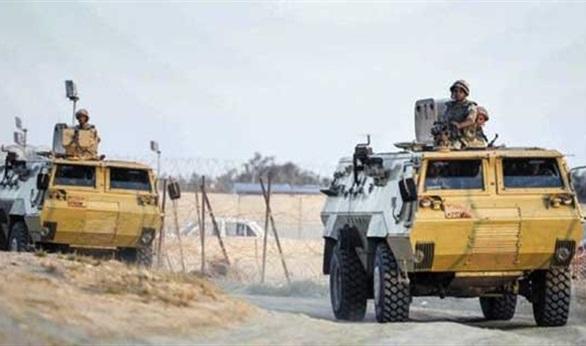 إصابة 3  مجندين بالقوات المسلحة في انقلاب سيارة بسيناء