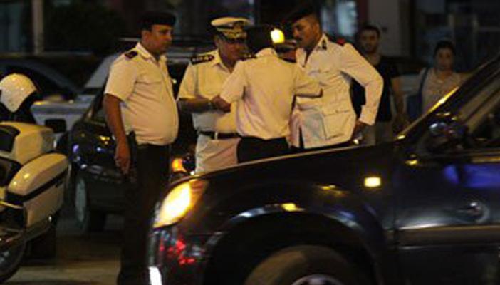 طالب “سكران” يقتحم “كمين” شرطة بالقاهرة ويصيب 3 ضباط و4 جنود