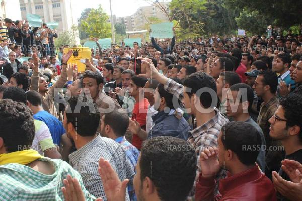 “أزهريون ضد الانقلاب “‫يتظاهرون احتجاجا على اقتحام المدينة