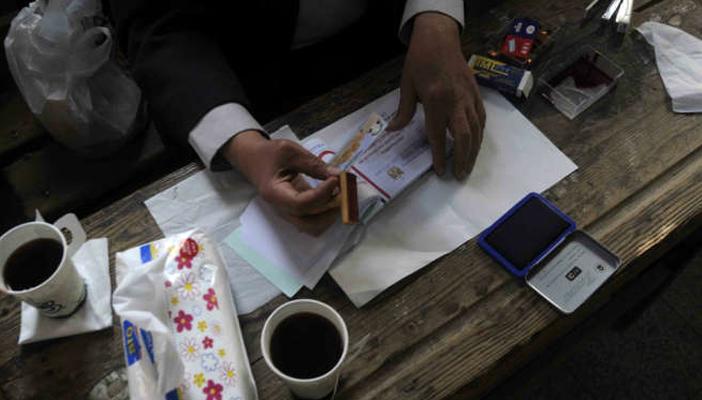 تأخر عملية التصويت بمدينة السادات لعدم وجود أختام