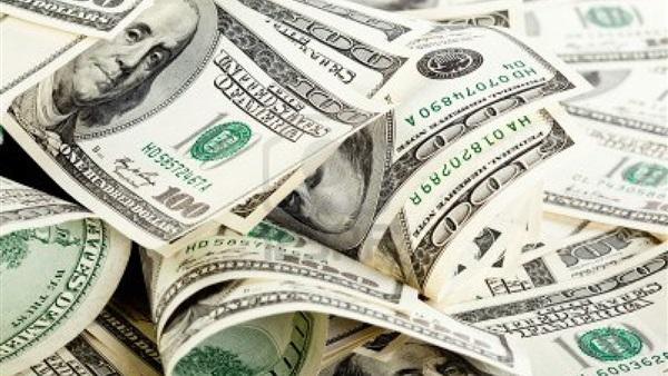 الدولار يسجل 17.95 جنيهًا للبيع  بالبنوك اليوم