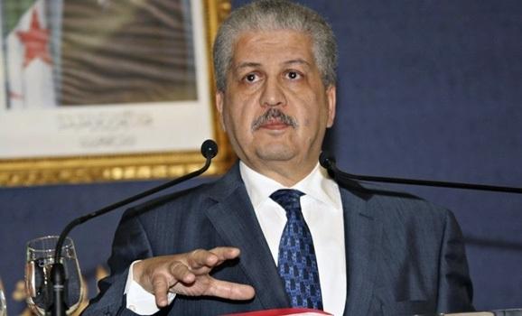 الجزائر ترسل شحنات من المساعدات الإنسانية إلى ليبيا