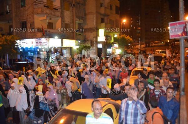 الآلاف في مسيرة حاشدة ضد الانقلاب شرق الإسكندرية