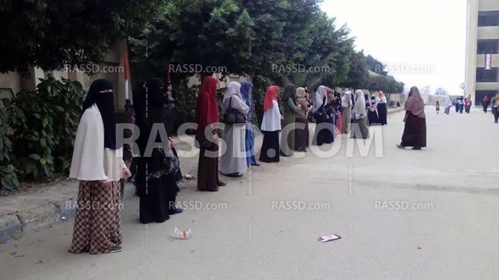 وقفة لطالبات أزهر الزقازيق تنديدًا بحكم العسكر