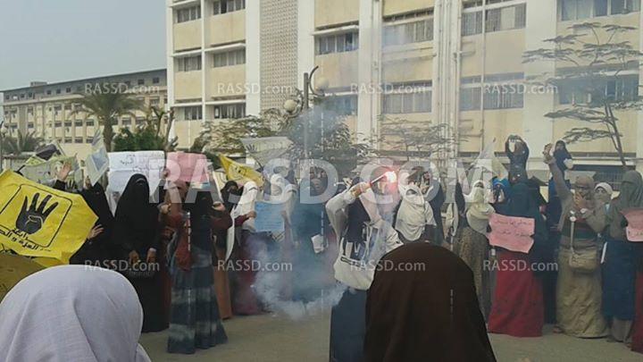 مسيرة للأزهريات في اليوم العالمي لمناهضة العنف ضد المرأة