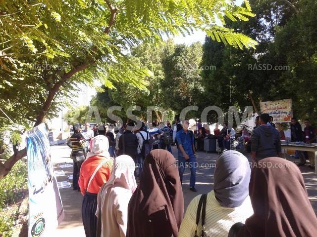 وقفة ومعرض مصور لطلاب جامعة أسوان تنديدًا بحكم العسكر