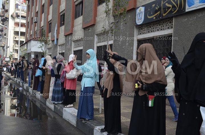 وقفة لطلاب بورسعيد دعوة للمشاركة في انتفاضة الشباب المسلم