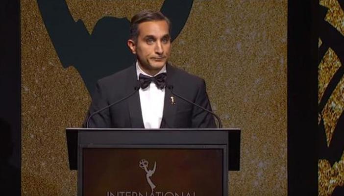 بالفيديو.. باسم يوسف في افتتاح “الإيمي”: عندما نضحك الإرهابيون يخسرون