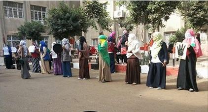 سلسلة لطالبات أزهر تفهنا الأشراف للإفراج عن المعتقلات