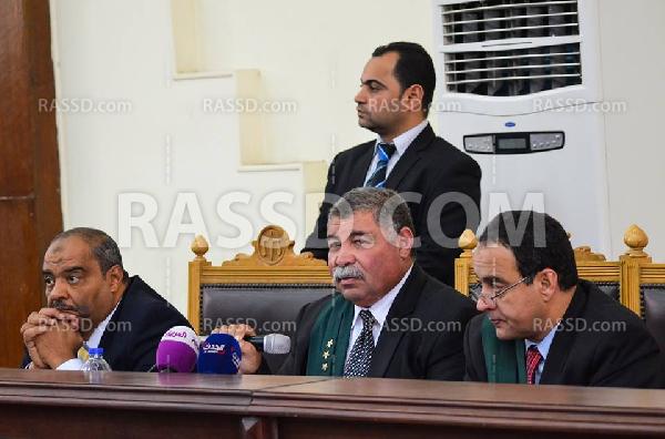 تأجيل محاكمة علاء عبد الفتاح و24 آخرين لجلسة 4 ديسمبر