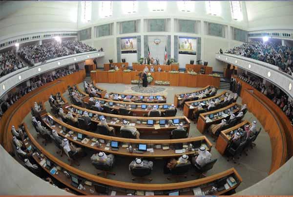 المعارضة الكويتية تفوز بنصف مقاعد مجلس الأمة