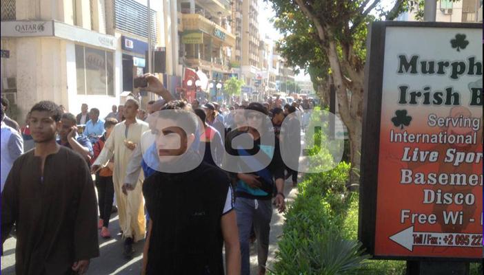 بالصور.. مظاهرات في الأقصر رداً على تعذيب أحد المواطنين حتى الموت