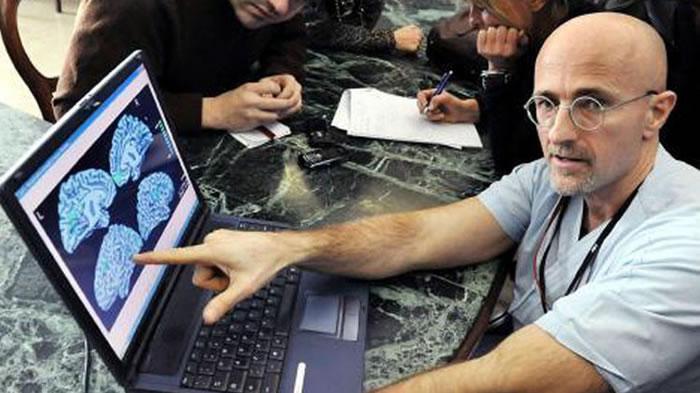 أول حالة زرع رأس في العالم بمساعدة الواقع الافتراضي