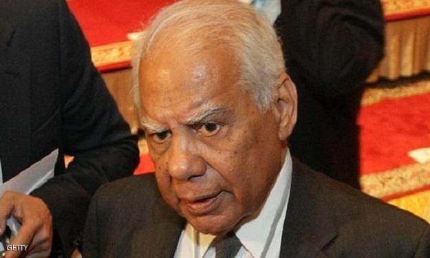 العشرات يعلنون إعتصامهم أمام مجلس الوزراء