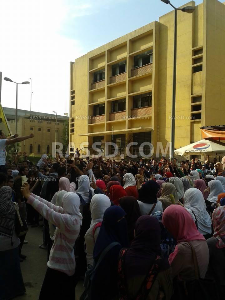 مسيرة بجامعة عين شمس تضامناً مع حرائر الإسكندرية