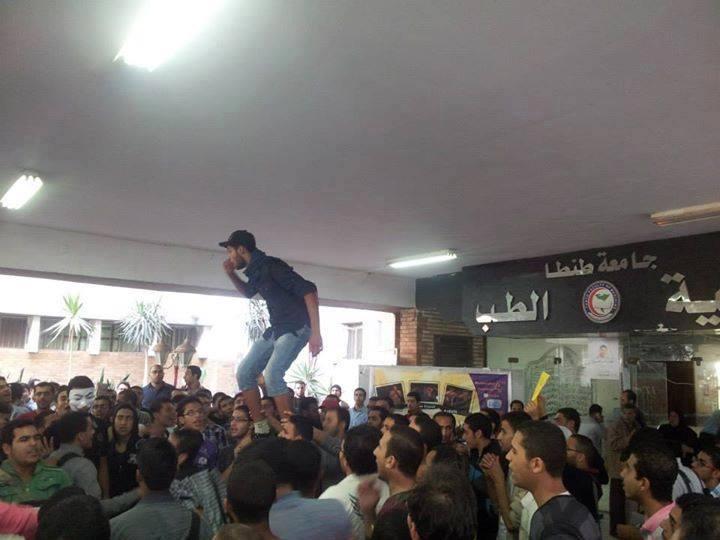 فيديو..مسيرة لـ”طلاب ضد الانقلاب” بطنطا رفضا لسجن فتيات اسكندرية