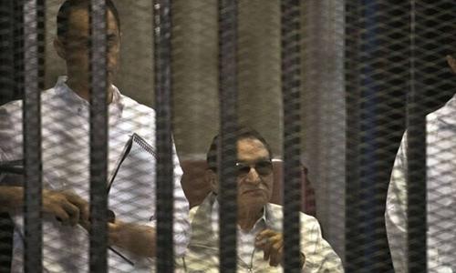 مبارك ونجليه والعادلي ومساعديه داخل القفص