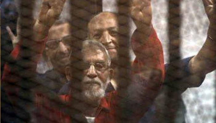 الجنايات تنظر محاكمة “بديع” و104 آخرين في أحداث الإسماعيلية