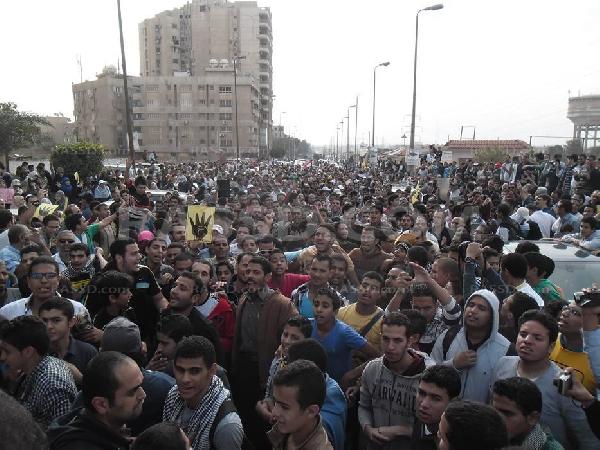 انطلاق مسيرة من مسجد السلام إلى بيت الشهيد أحمد عبدالفتاح