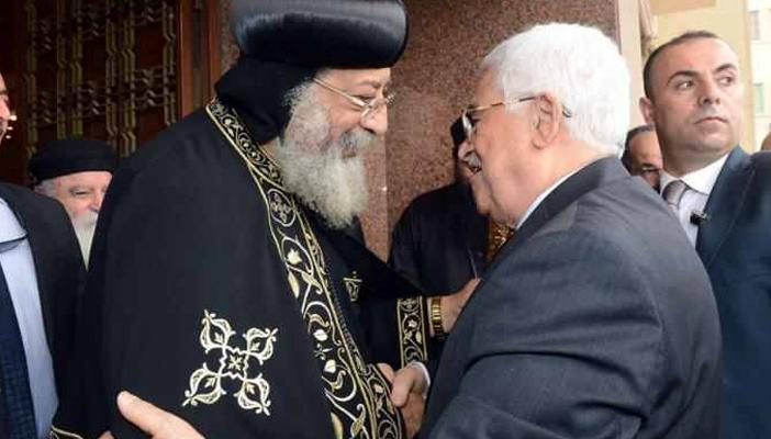 مغردون يسخرون من دخول تواضروس القدس دون تأشيرة: مكشوف عنه الحجاب