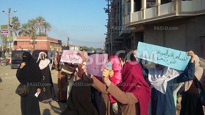 وقفة صباحية رافضة لبراءة المخلوع في أكبر ميادين أسيوط