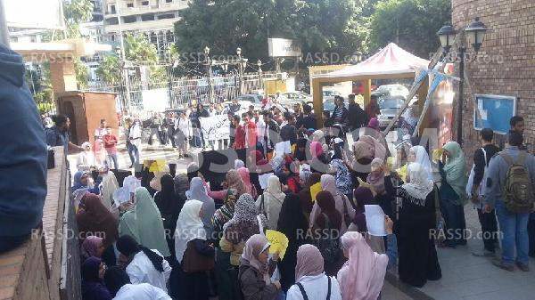 “ثورة تاني من جديد” شعار مسيرة بالمجمع الطبي في الإسكندرية