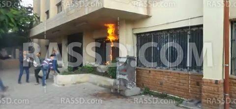 طلاب الزقازيق يحرقون مبنى “فالكون” تنديدًا باعتقال زملائهم