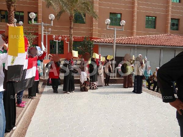 وقفة بكلية الإعلام بالجامعة الحديثة تنديدًا ببراءة المخلوع