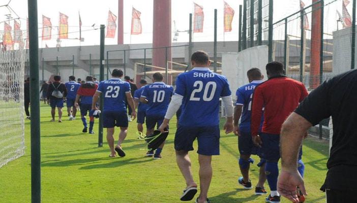 الأهلي يتدرب في دبي استعدادا للمباراة الودية