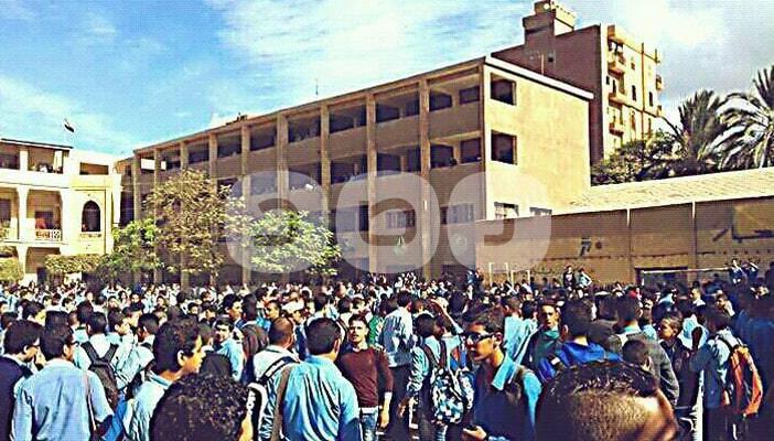 الفيوم: طلاب بالثانوية يحتجون على ضرب وفصل زملائهم