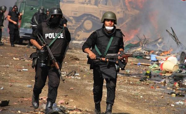 شرطة الانقلاب تفض مسيرة طلابية قرب استراحة “السيسي”