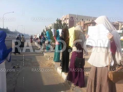 أمن الانقلاب يفرق وقفة لطالبات “السادات” بالرصاص الحي