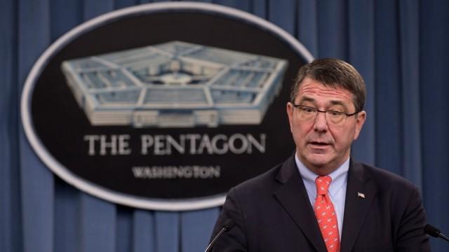 أوباما يعتزم تعيين “كارتر” وزيرًا للدفاع