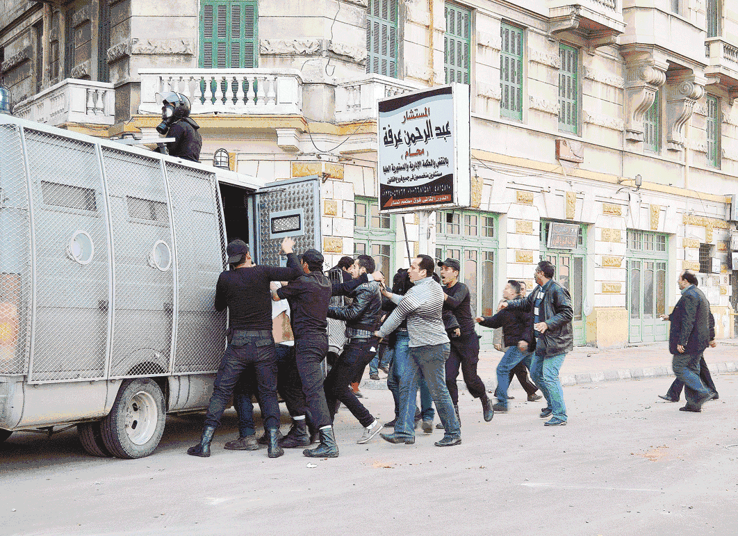 “الاعتقالات” تلغي فعاليات تنسيقية شهداء يناير بالتحرير