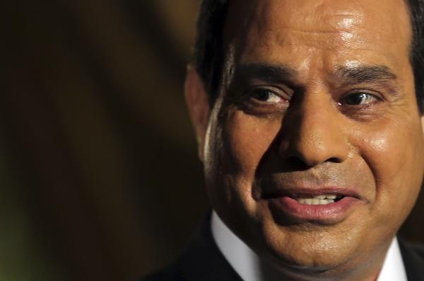 السيسي: انا مش محسوب على حد ولا بجامل حد!