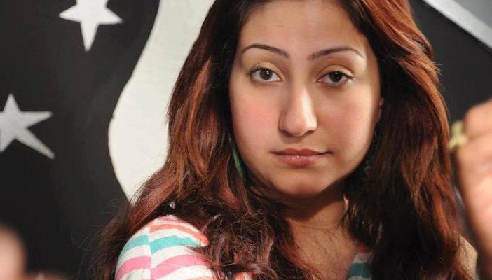 الحبس 6 سنوات للمطربة “بوسي” بتهمة تحرير شيكات دون رصيد