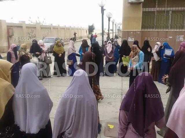 طالبات “دراسات” الإسكندرية ينددن بحكم إعدام “سامية شنن”