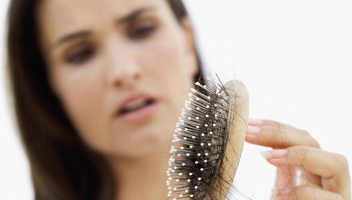 تعرَّف على الأطعمة التي تمنع تساقط الشعر