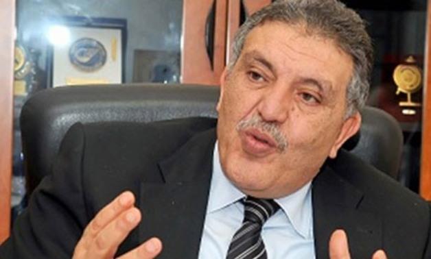 الحسيني: 3 أزمات سلعية تضرب مصر.. و” الوكيل”هو المستفيد دائمًا