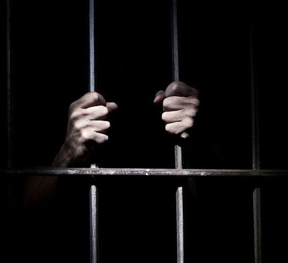 نشطاء يتداول تسجيل يشير إلى تورط مفتش سجن الوادي بتعذيب معتقلين