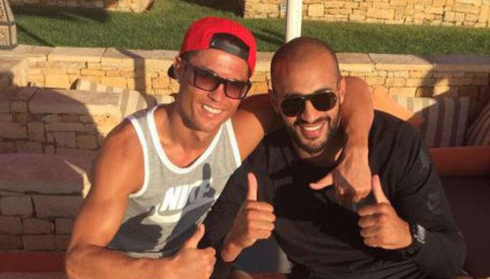 صحيفة بريطانية تثير الشكوك حول علاقة رولاندو بالملاكم المغربي