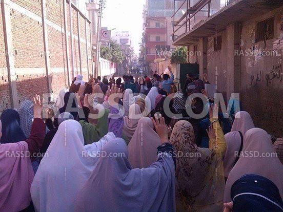 مسيرة صباحية في كفر الدوار تنديدًا بالانقلاب العسكري