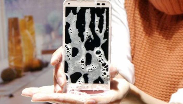 “Digno Rafre” أول هاتف يتحمل الغسيل بالماء والصابون