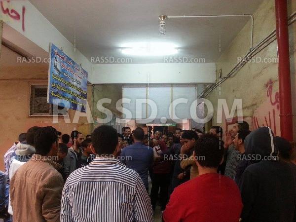 طلاب أزهر تفهنا يتظاهرون رفضًا لزيارة رئيس الجامعة